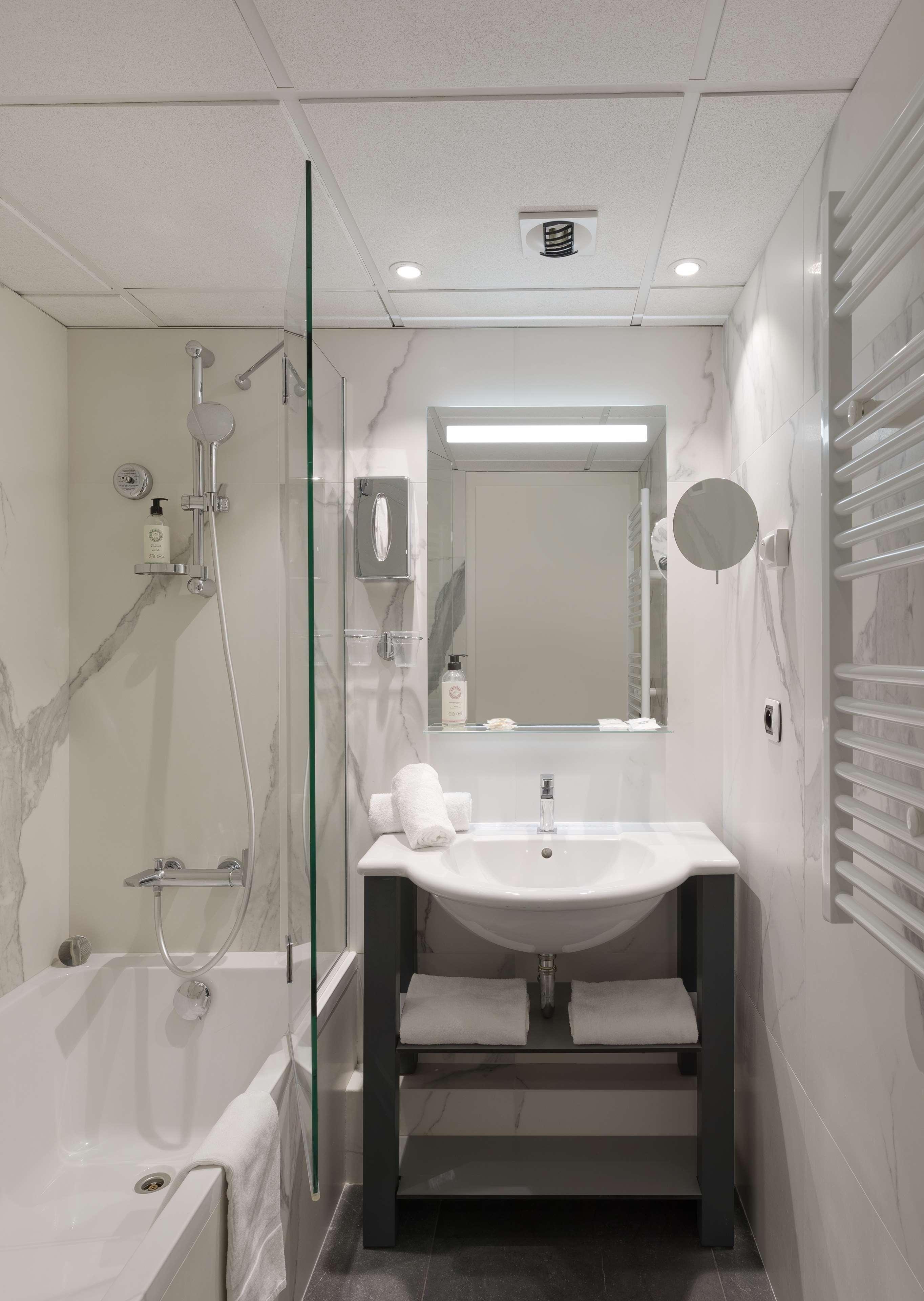 Western Alexandra Hotel 4*