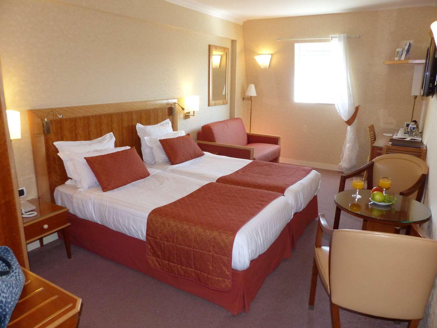 Western Alexandra Hotel 4*