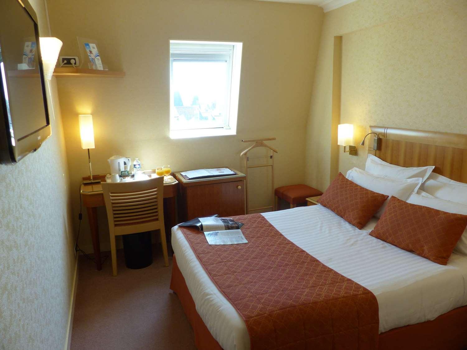 Western Alexandra Hotel
