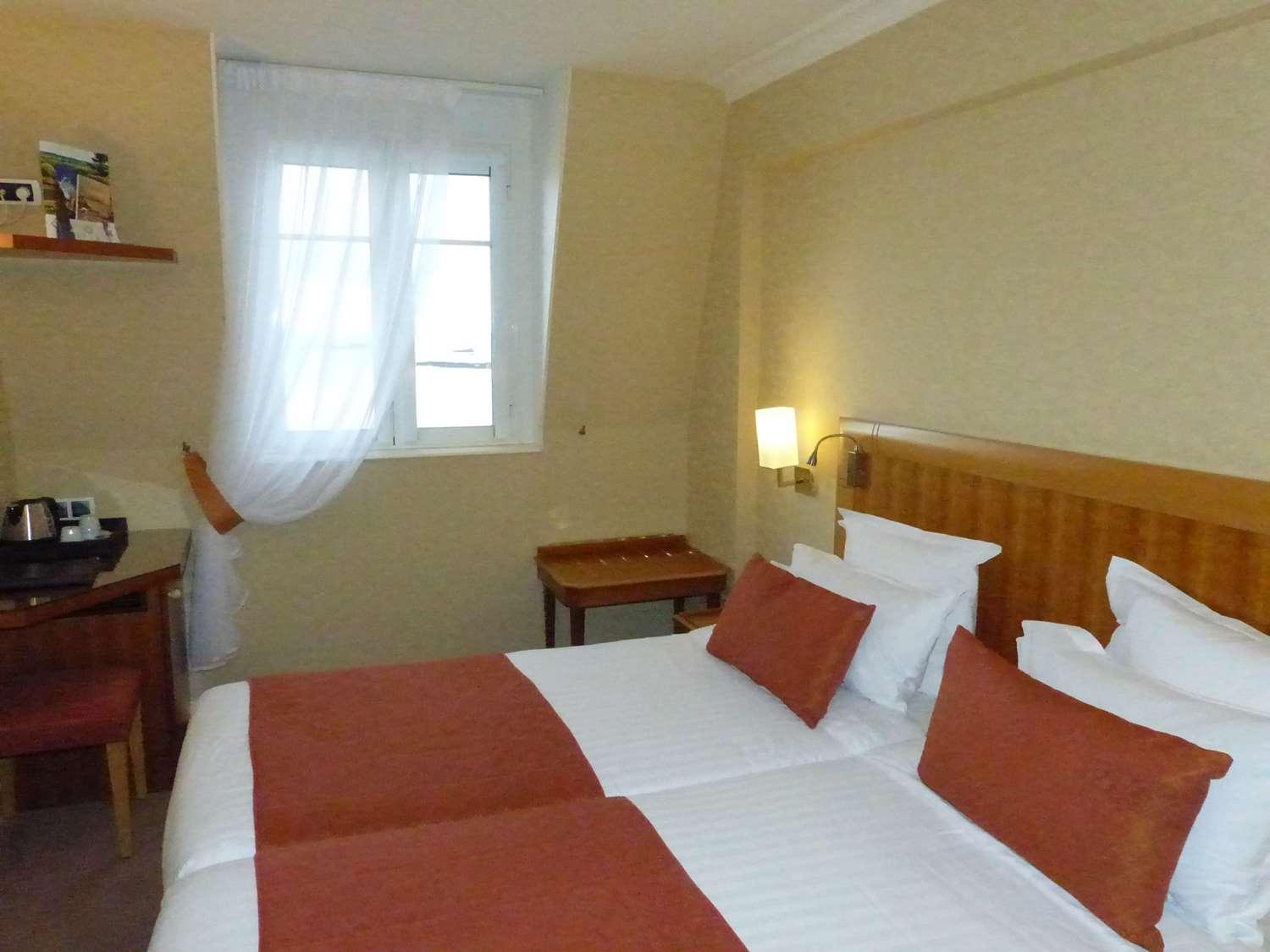 Western Alexandra Hotel 4*